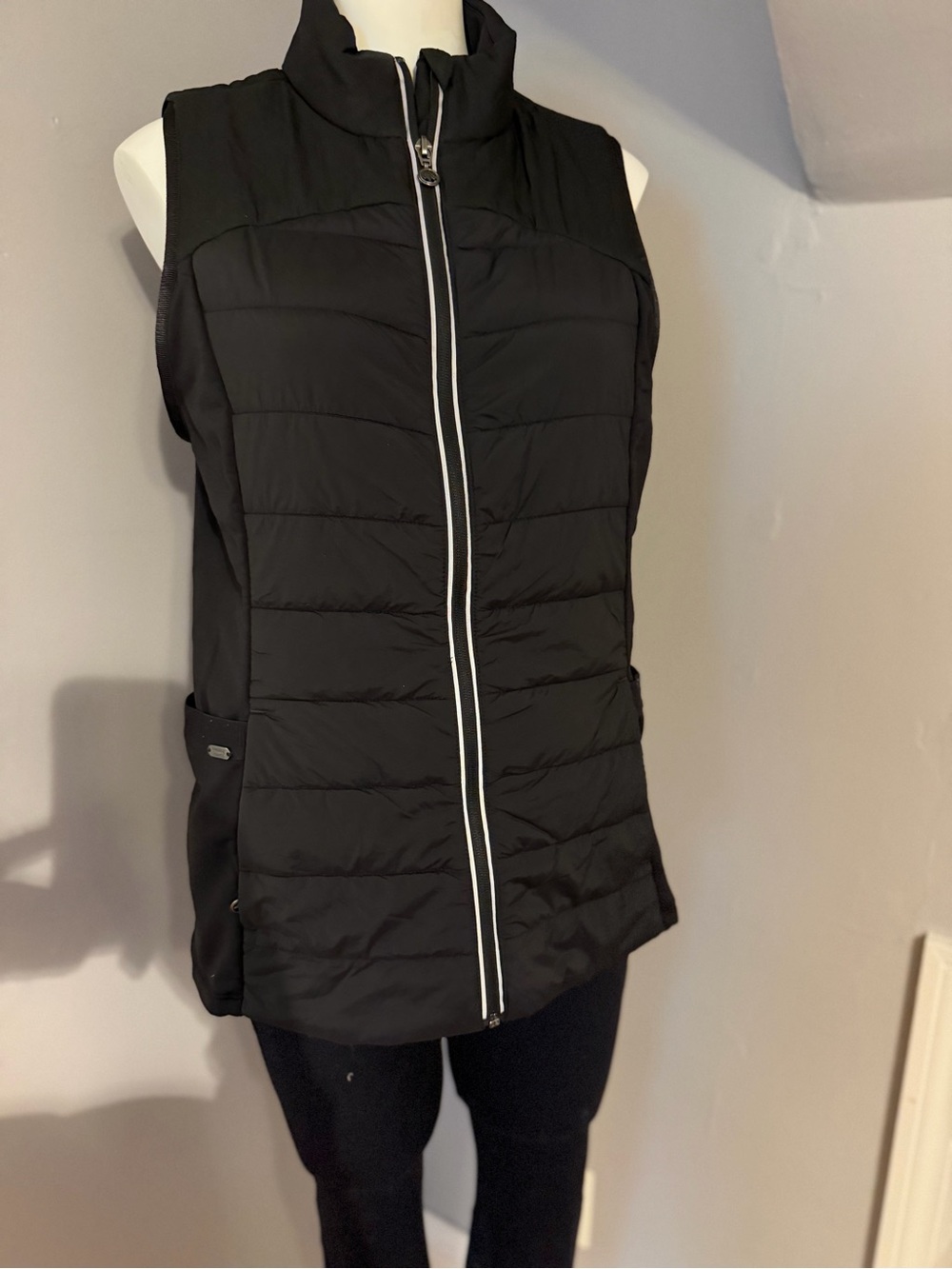 healing hands Black Quilted Zip-Front Vest